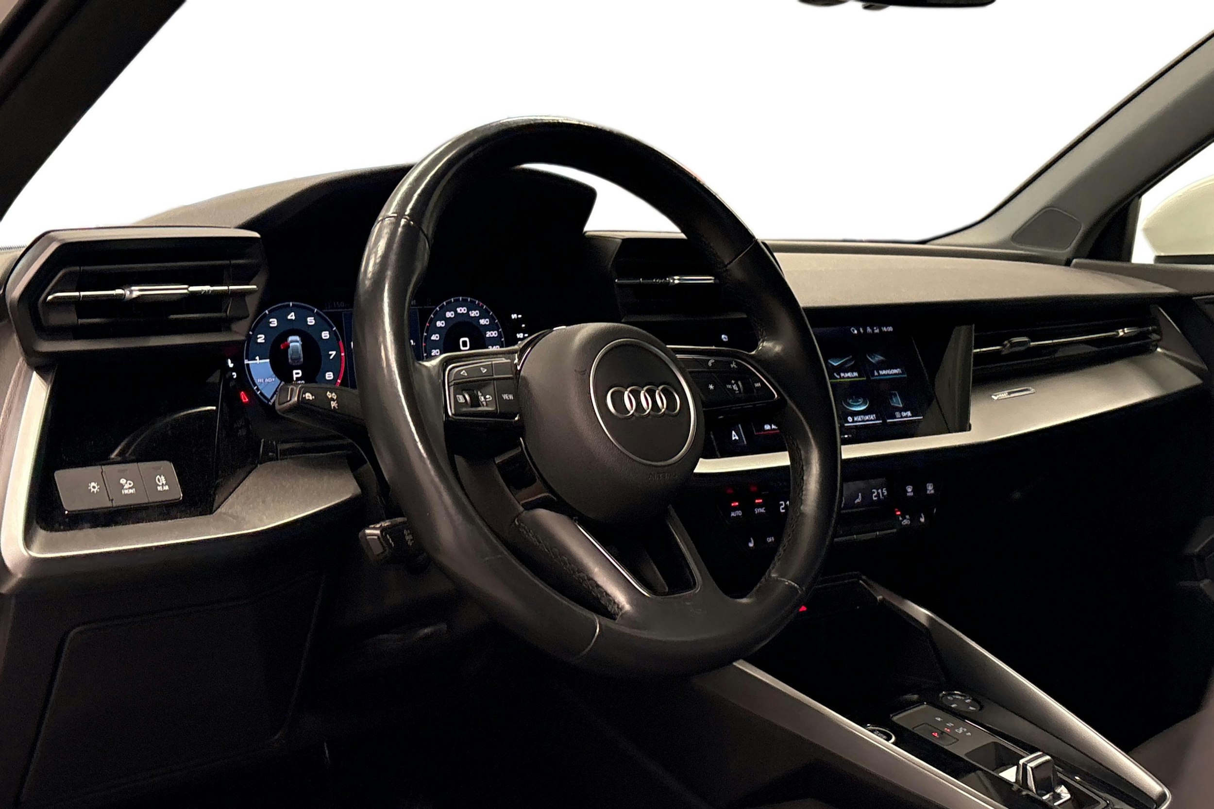 valkoinen Audi A3 2021 kuva 3.