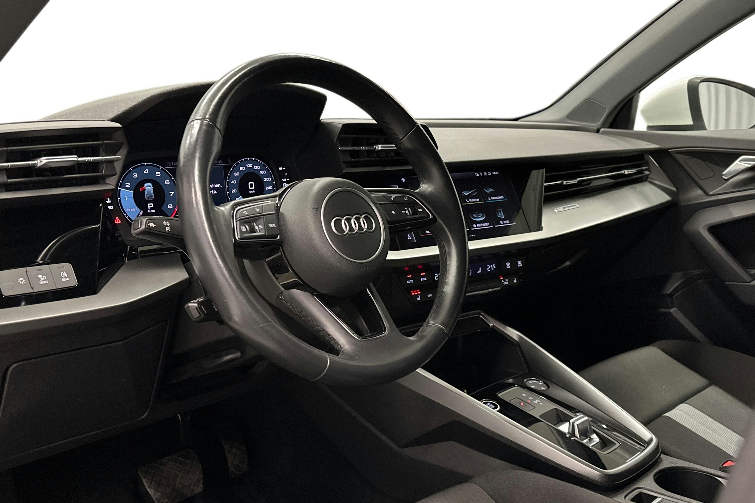valkoinen Audi A3 2021 kuva 7.