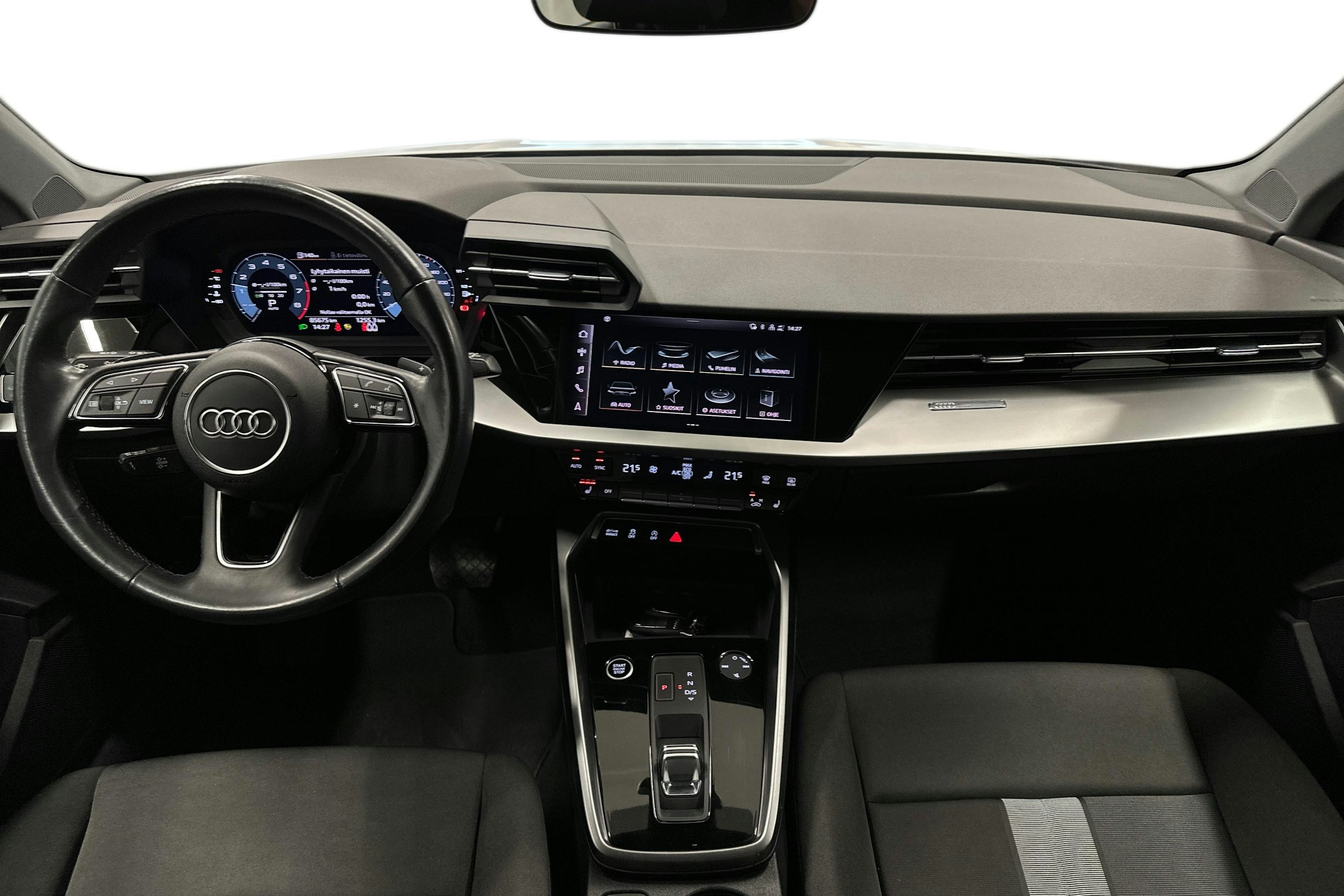 valkoinen Audi A3 2021 kuva 9.