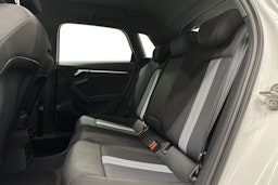 valkoinen Audi A3 2021 kuva 10.