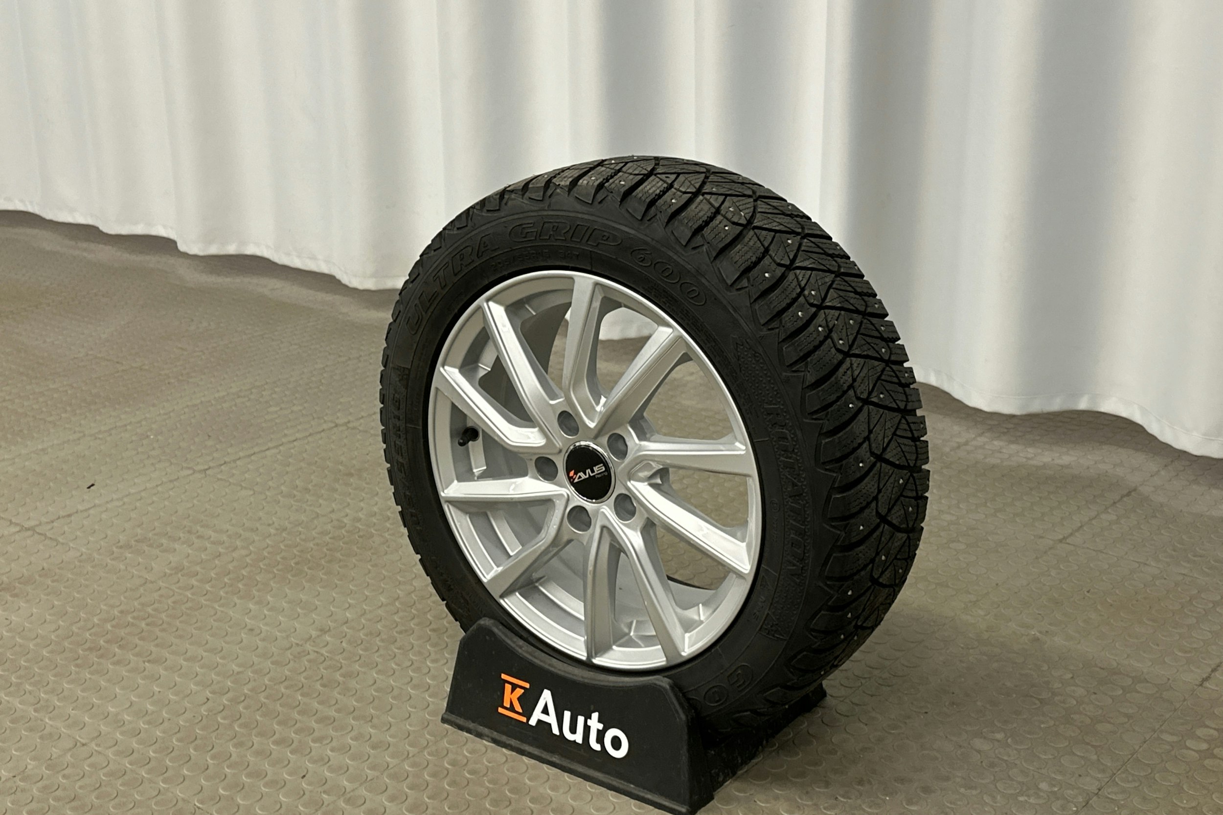 valkoinen Audi A3 2021 kuva 13.