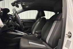 valkoinen Audi A3 2021 kuva 15.