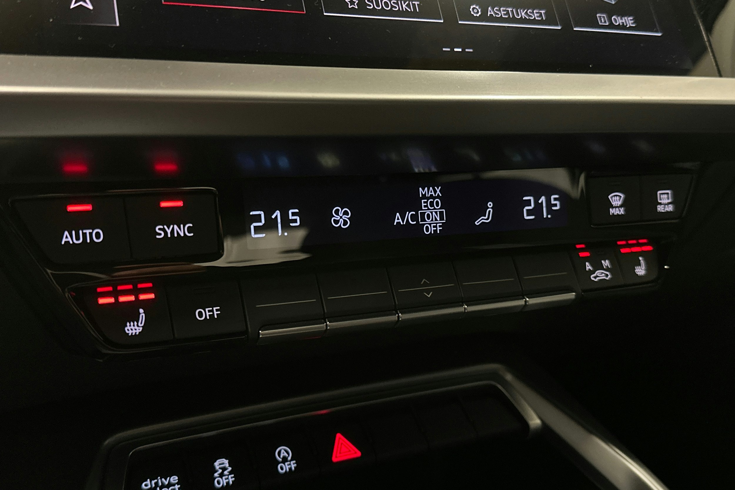 valkoinen Audi A3 2021 kuva 21.