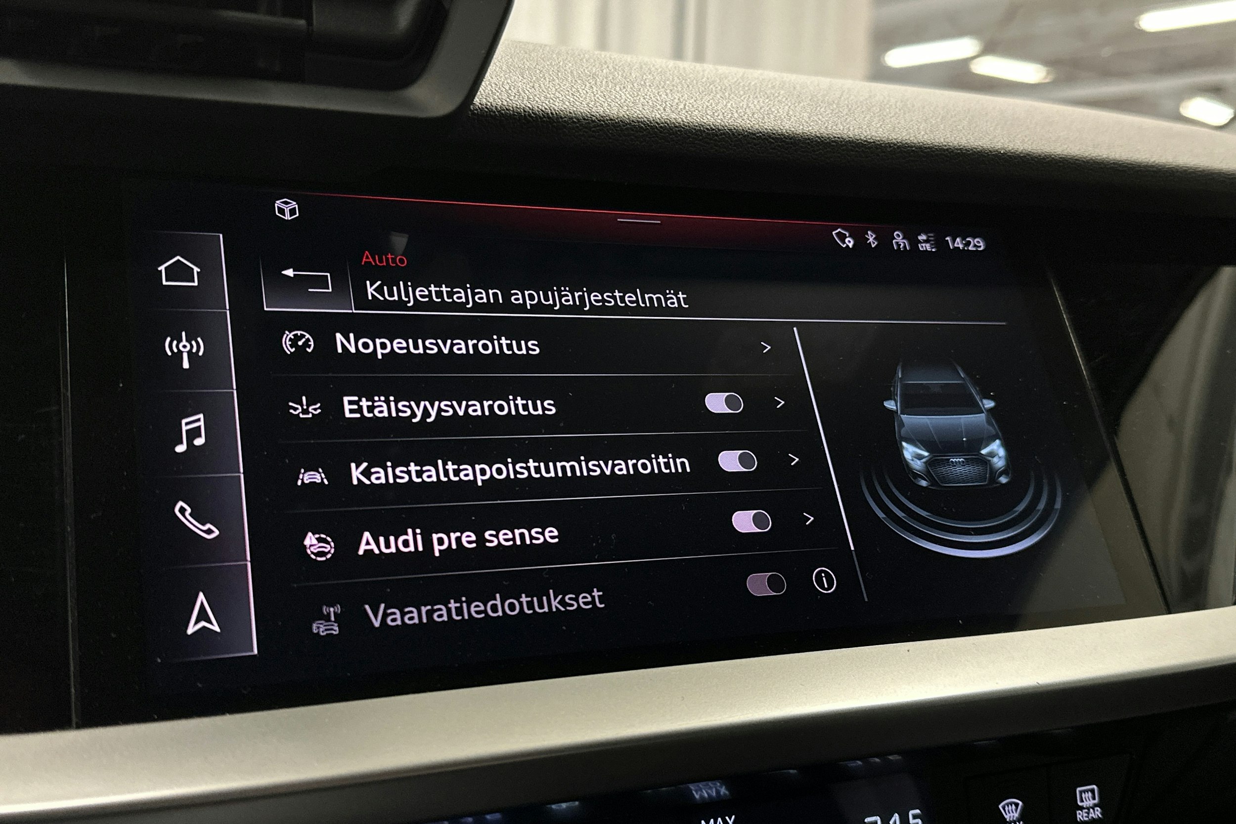 valkoinen Audi A3 2021 kuva 23.