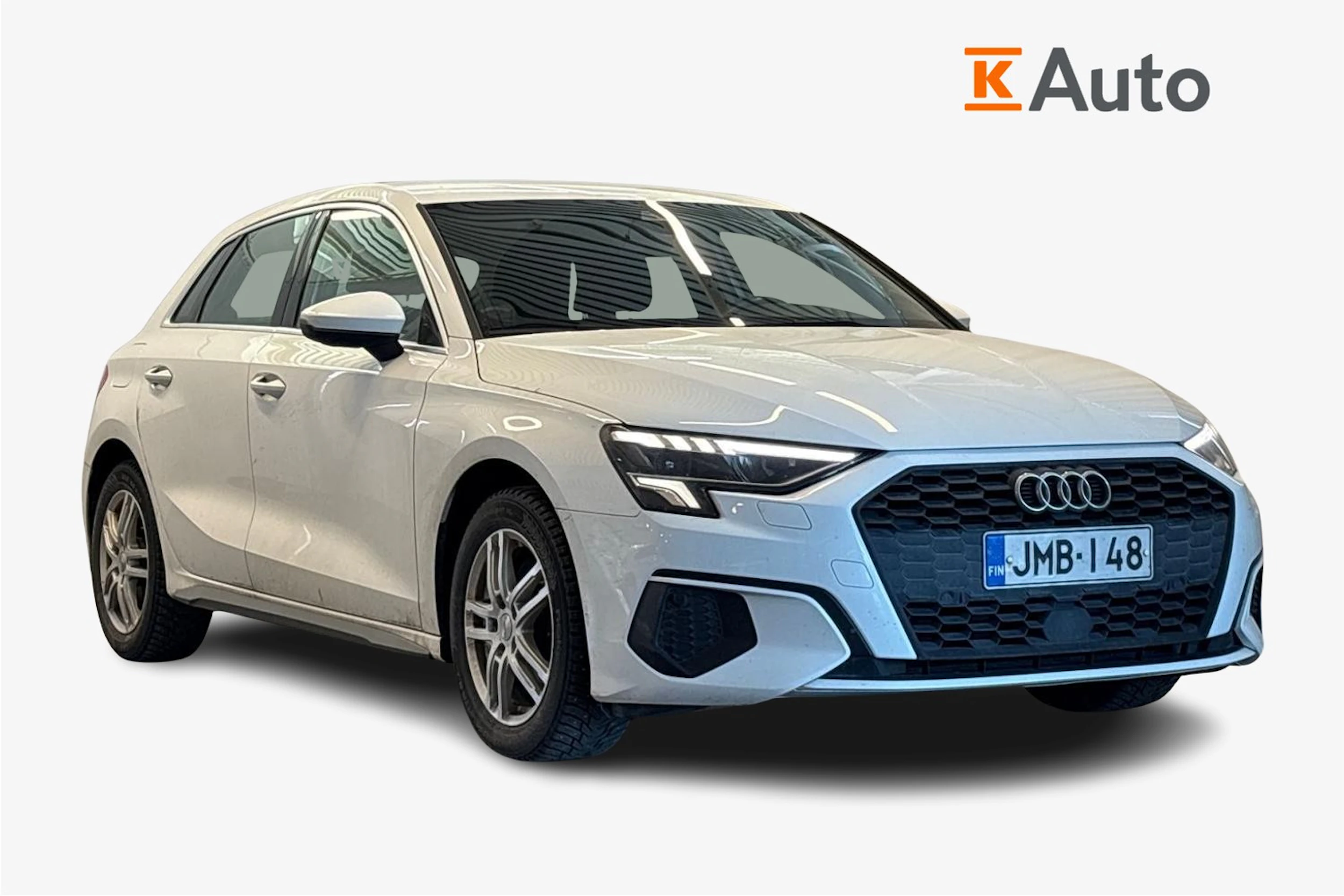 valkoinen Audi A3 2021 kuva 1.