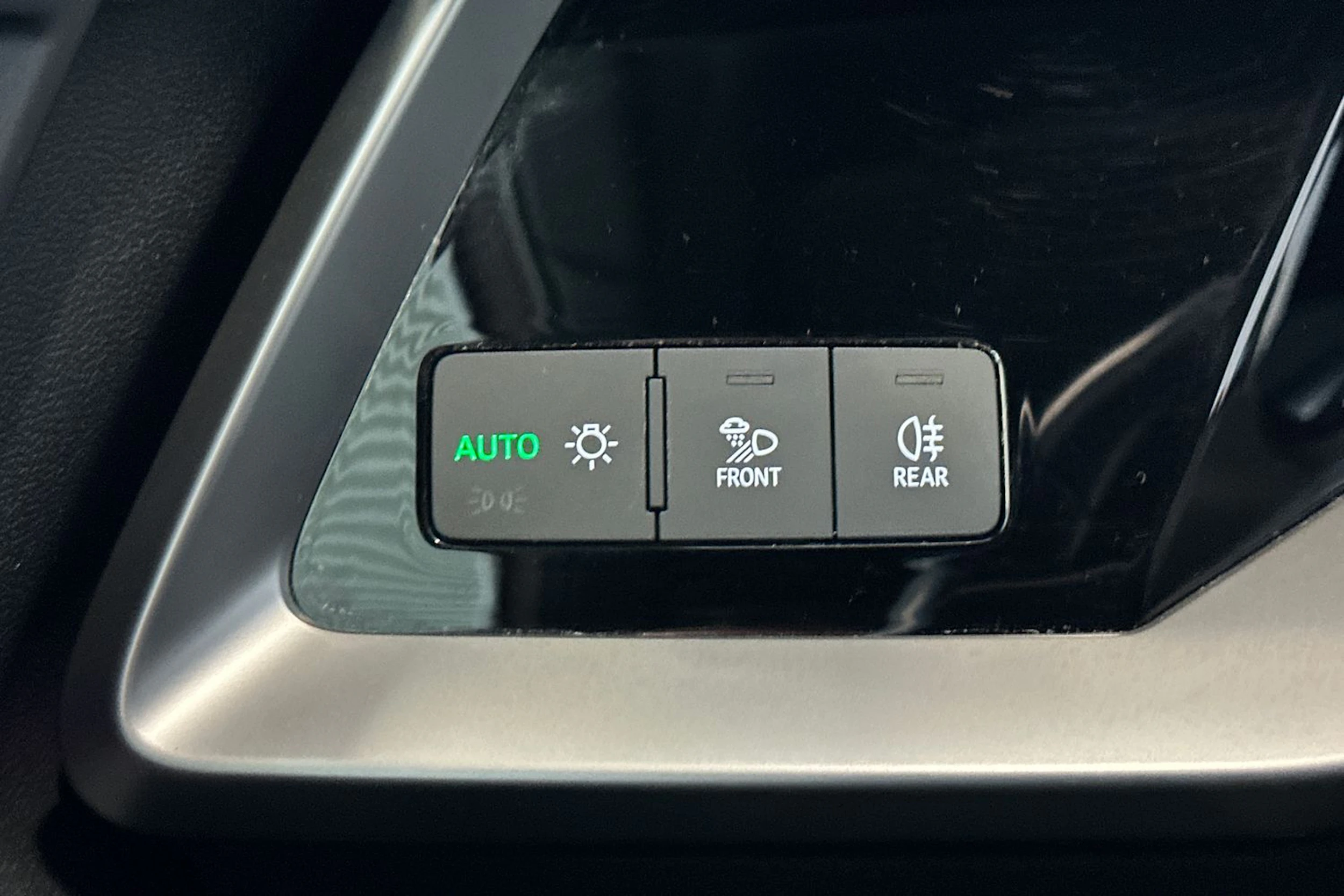 valkoinen Audi A3 2021 kuva 11.