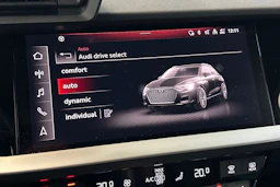 valkoinen Audi A3 2021 kuva 21.