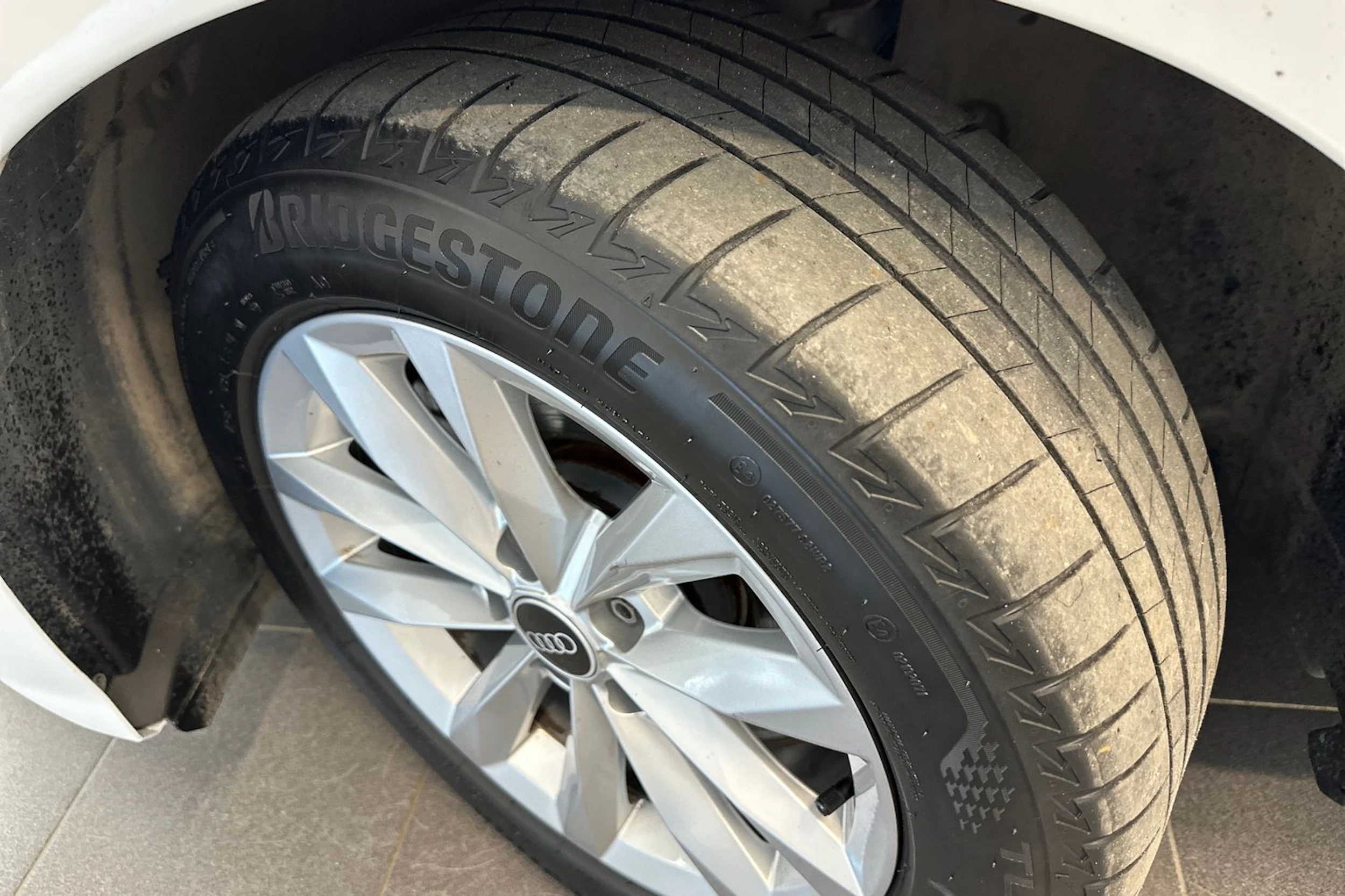 valkoinen Audi A3 2021 kuva 27.