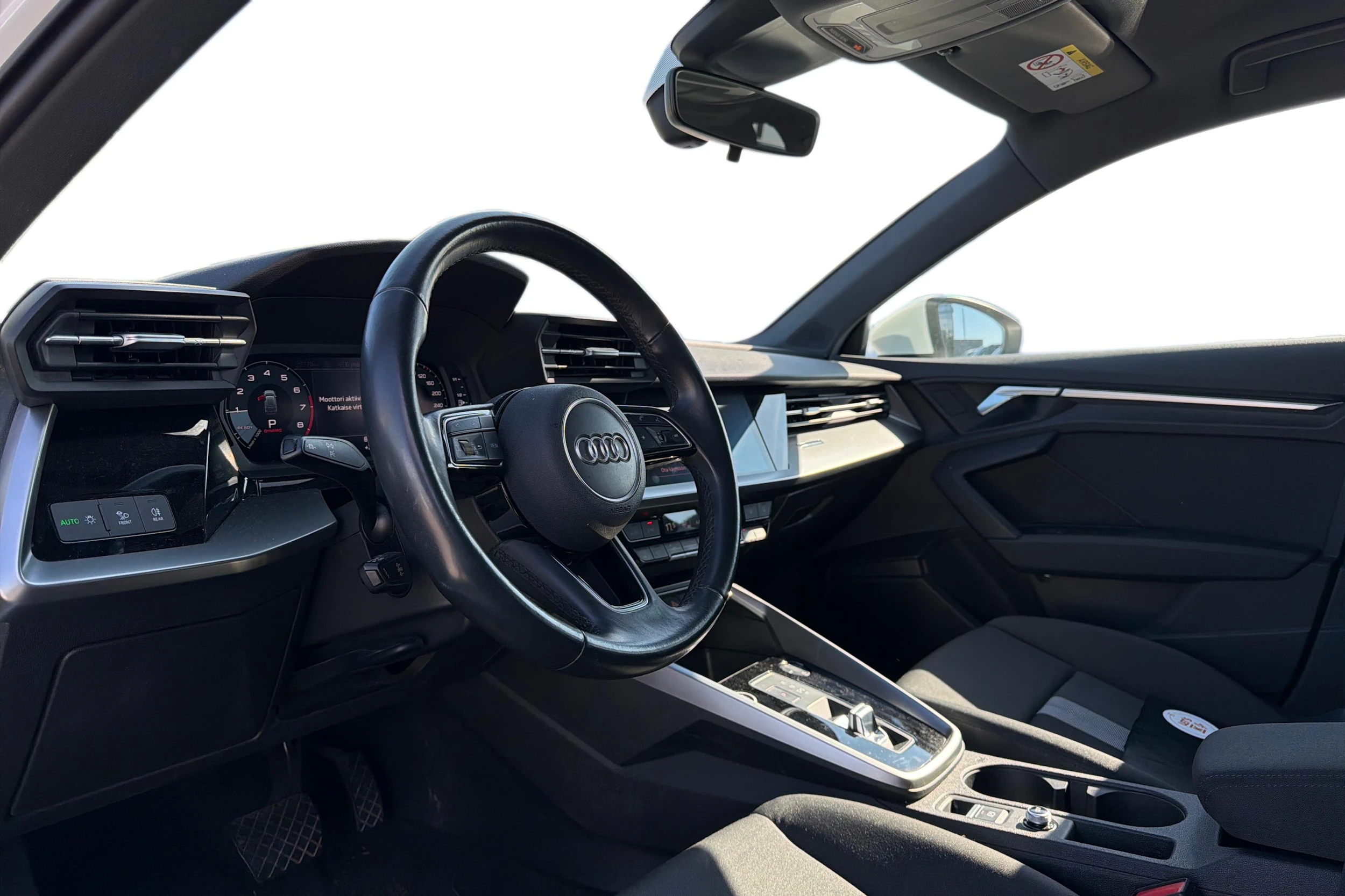 valkoinen Audi A3 2021 kuva 3.