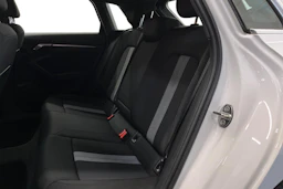 valkoinen Audi A3 2021 kuva 8.