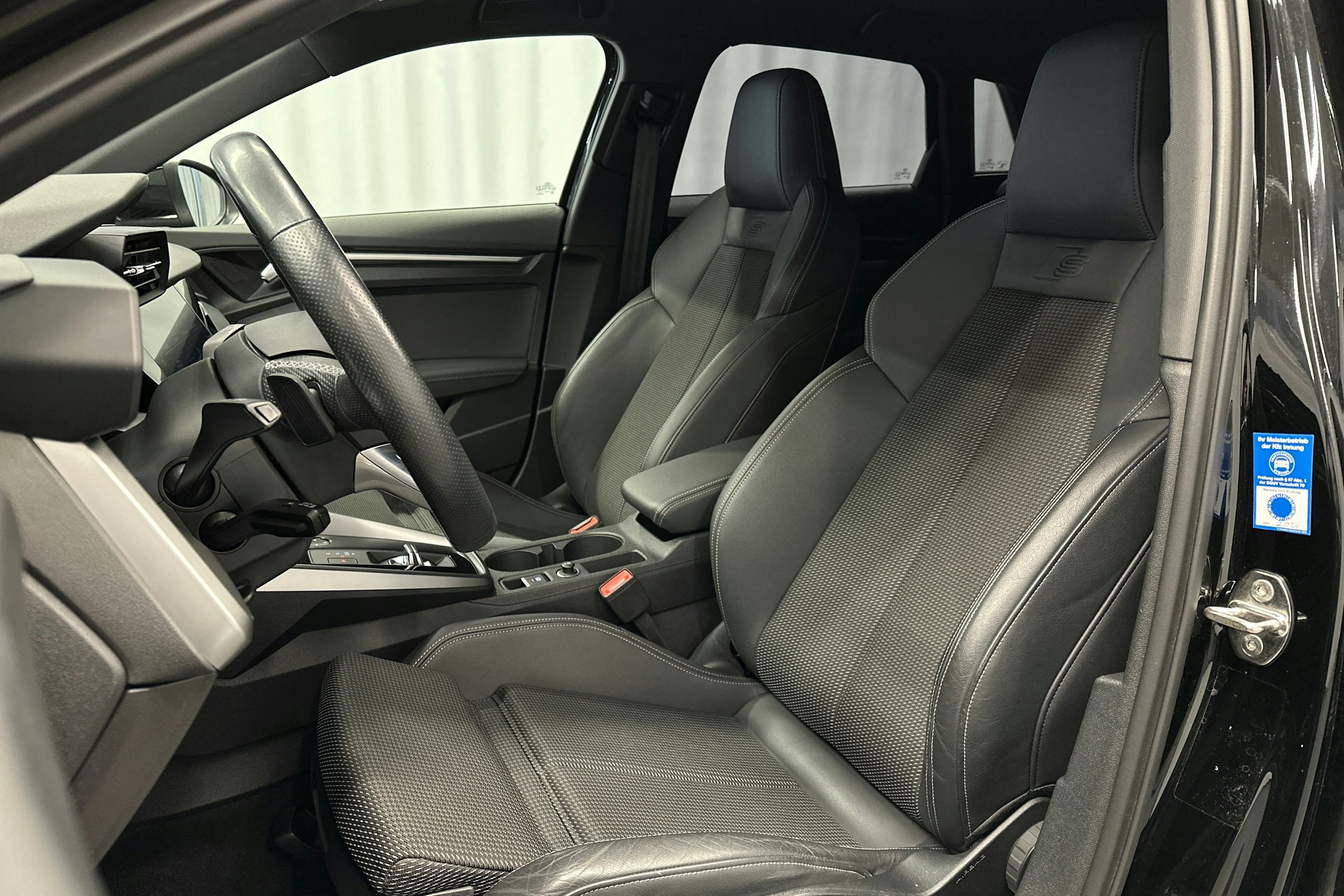 musta Audi A3 2021 kuva 15.