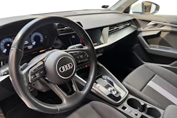 valkoinen Audi A3 2021 kuva 6.