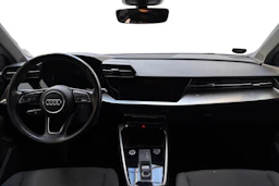 valkoinen Audi A3 2021 kuva 7.