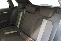 valkoinen Audi A3 2021 kuva 8.