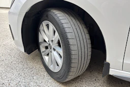 valkoinen Audi A3 2021 kuva 10.