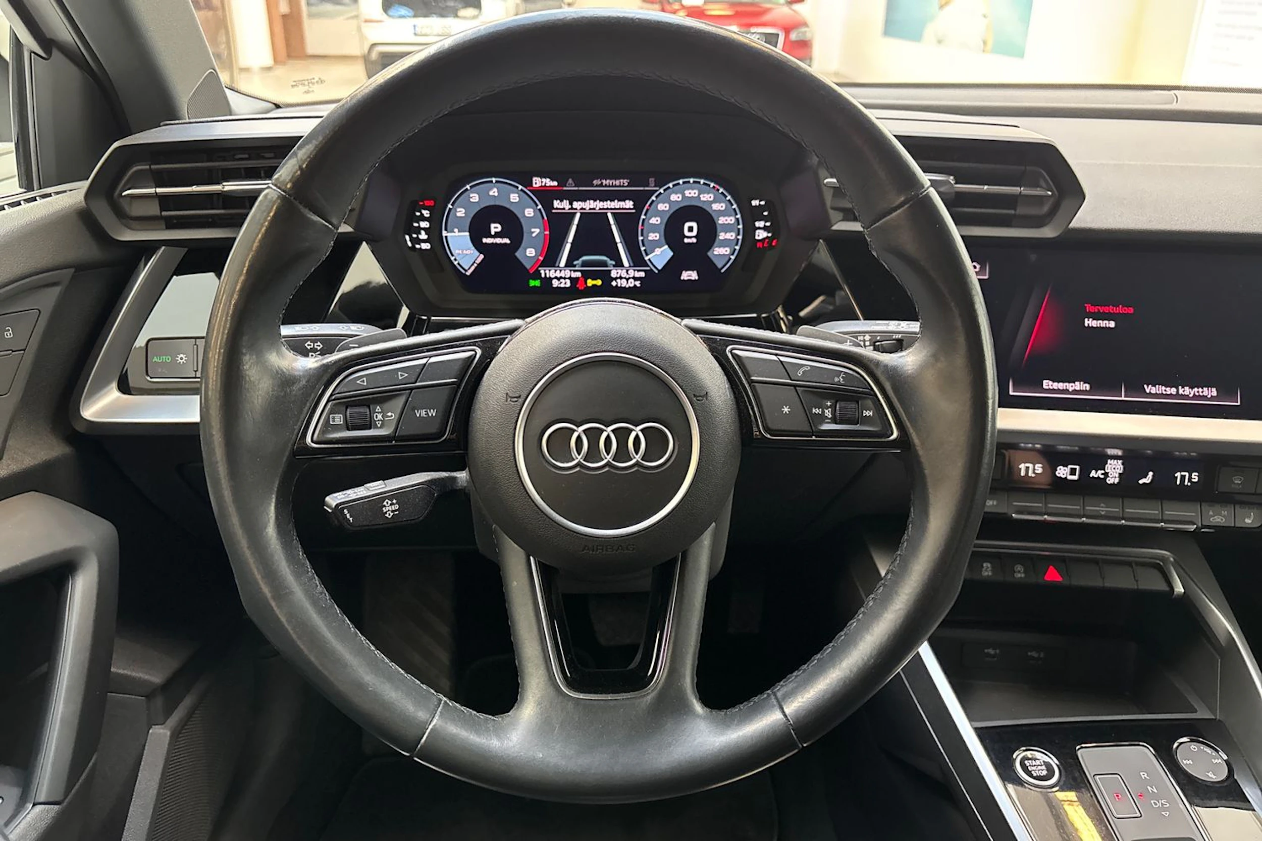 valkoinen Audi A3 2021 kuva 16.