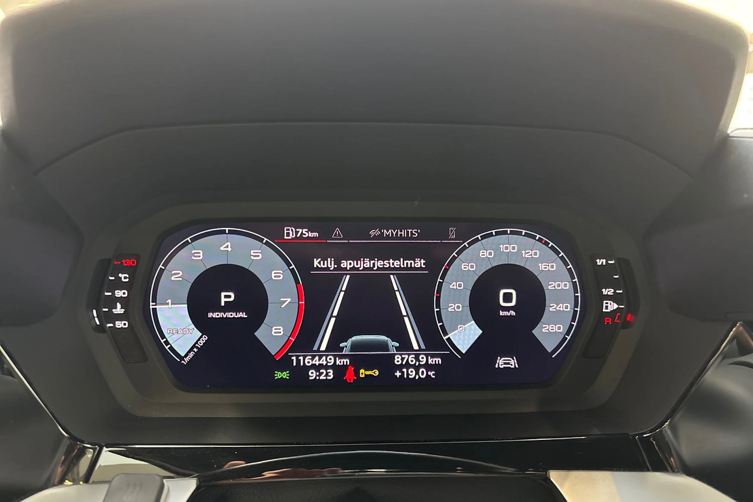 valkoinen Audi A3 2021 kuva 17.