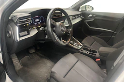 Valkoinen Audi A3 2021 kuva 3.
