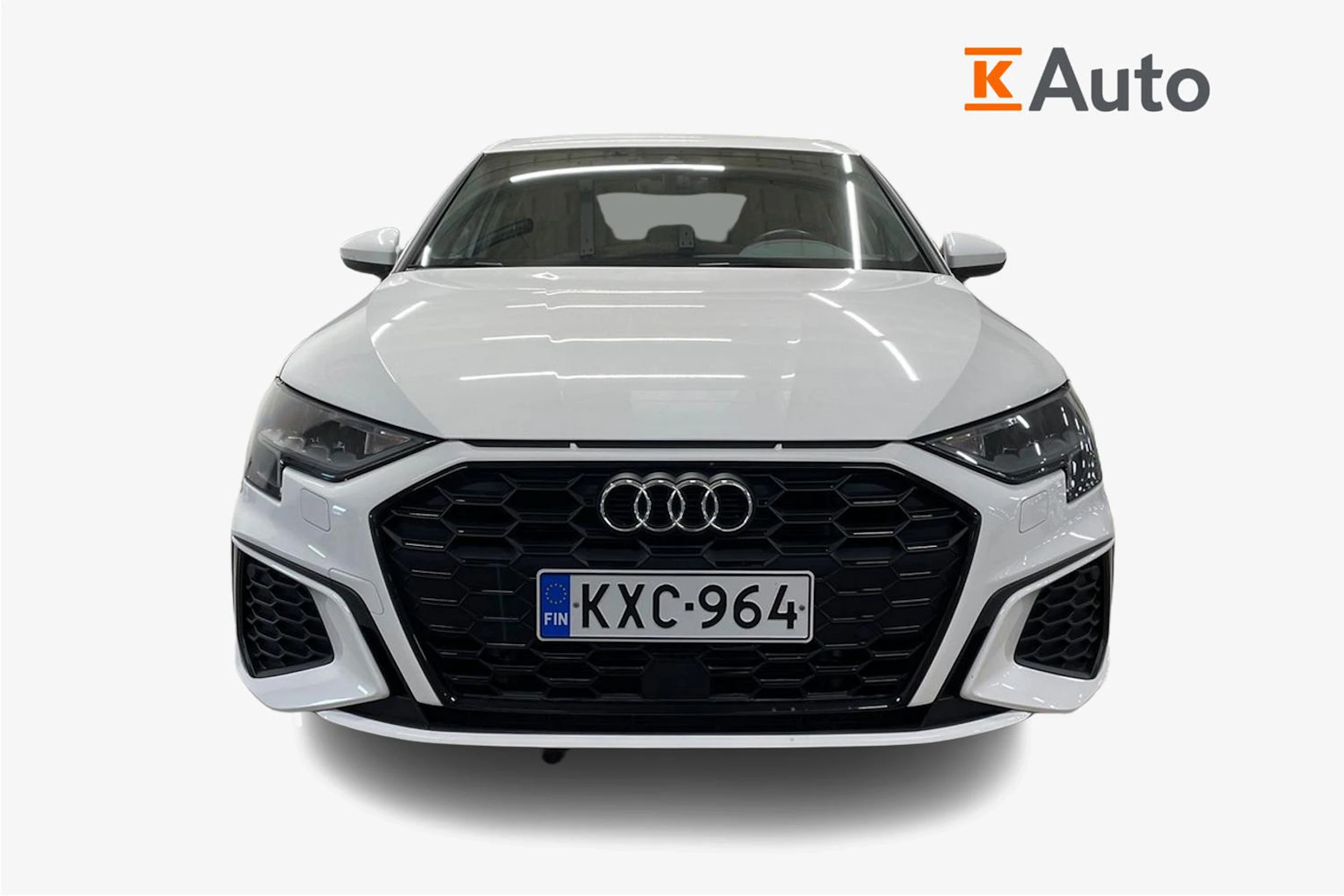 Valkoinen Audi A3 2021 kuva 4.