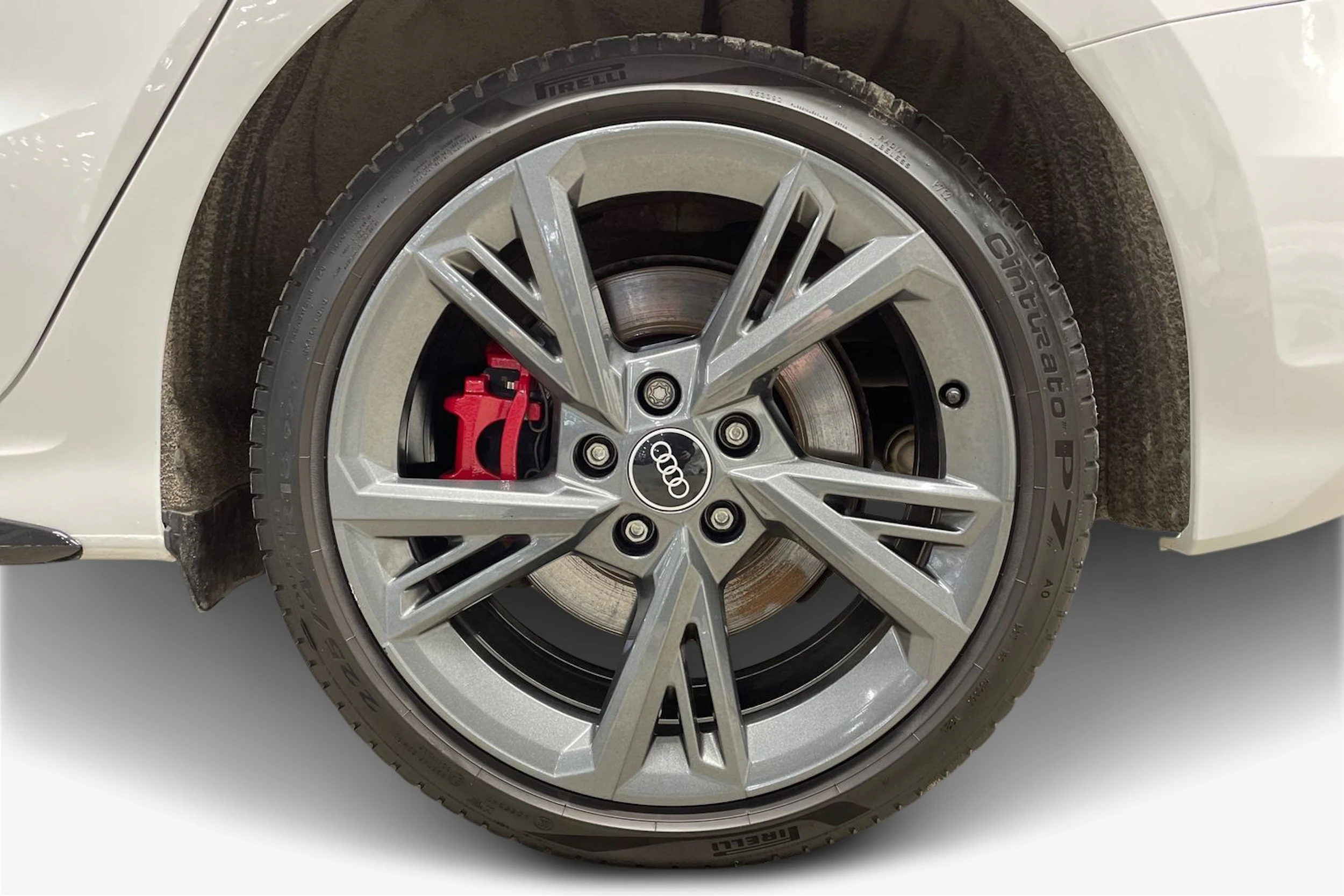Valkoinen Audi A3 2021 kuva 9.