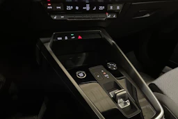 Valkoinen Audi A3 2021 kuva 18.