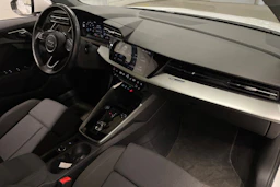 Valkoinen Audi A3 2021 kuva 25.