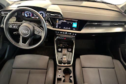 musta Audi A3 2021 kuva 7.