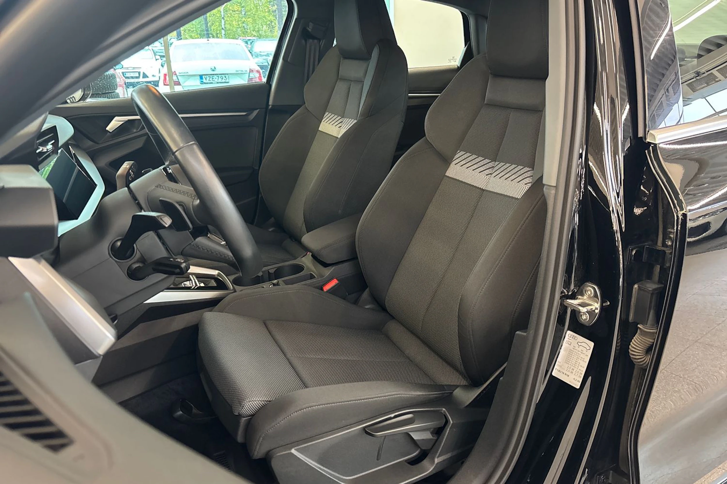 musta Audi A3 2021 kuva 17.