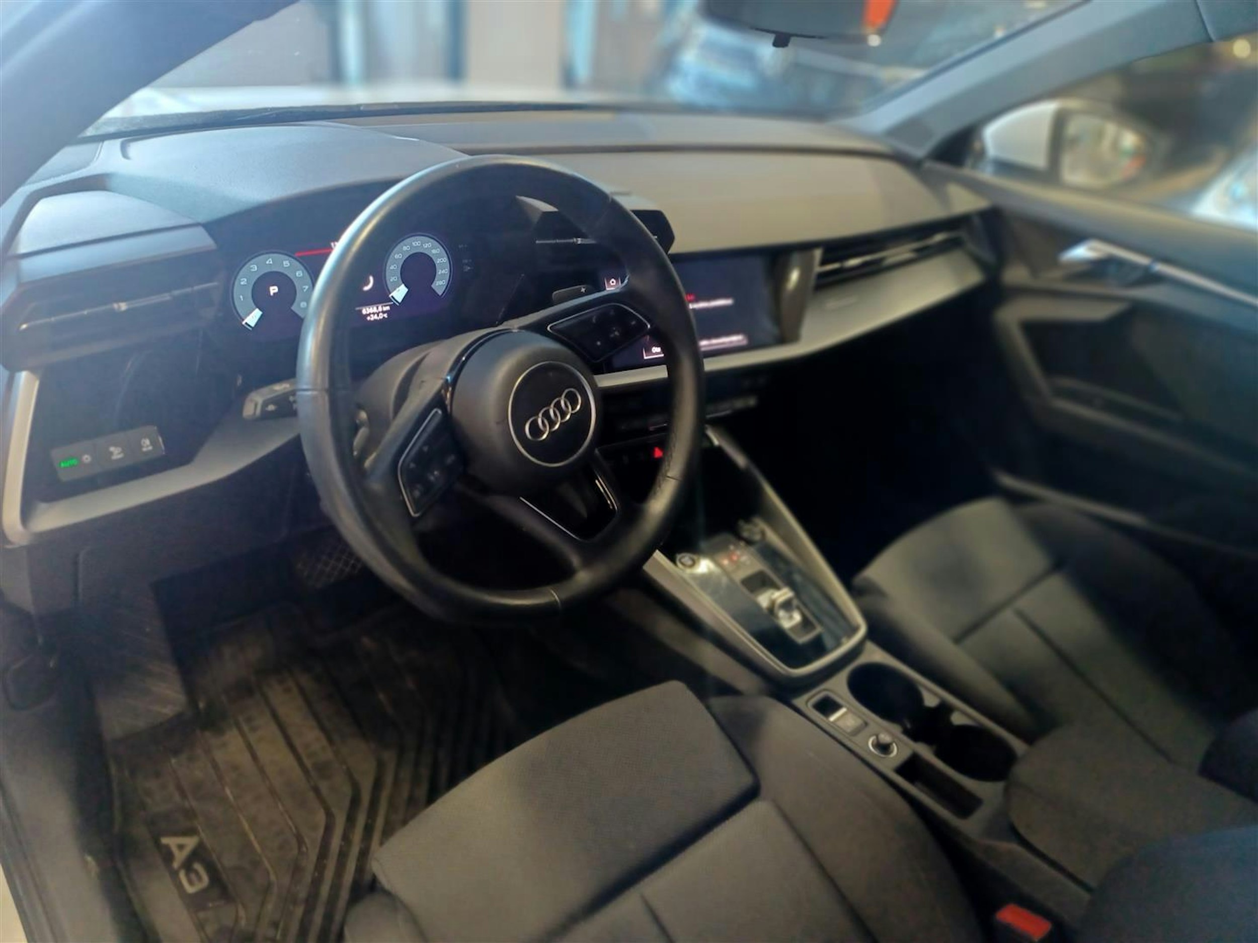 Valkoinen Audi A3 2021 kuva 2.
