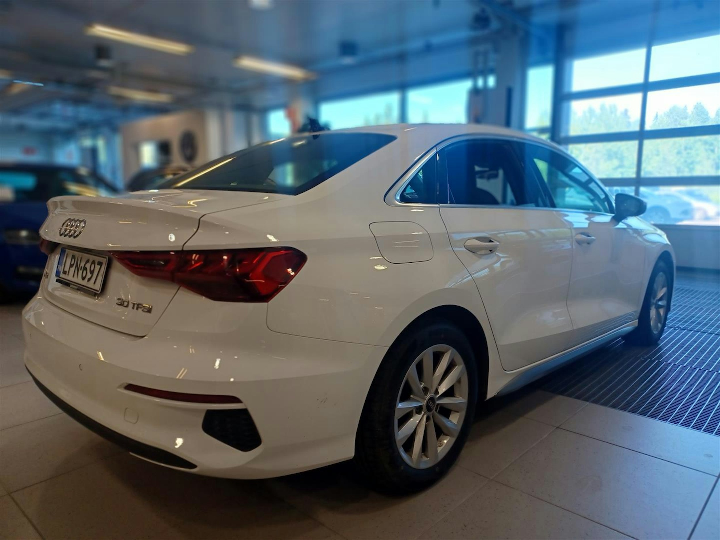 Valkoinen Audi A3 2021 kuva 3.