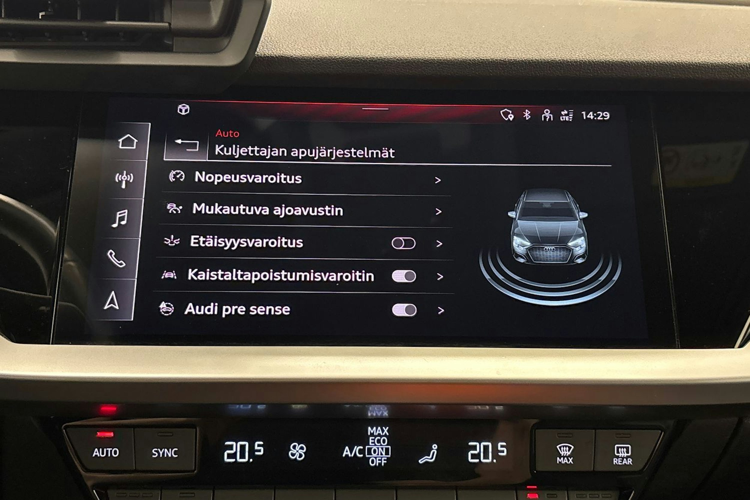 valkoinen Audi A3 2021 kuva 17.