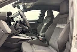 valkoinen Audi A3 2021 kuva 23.