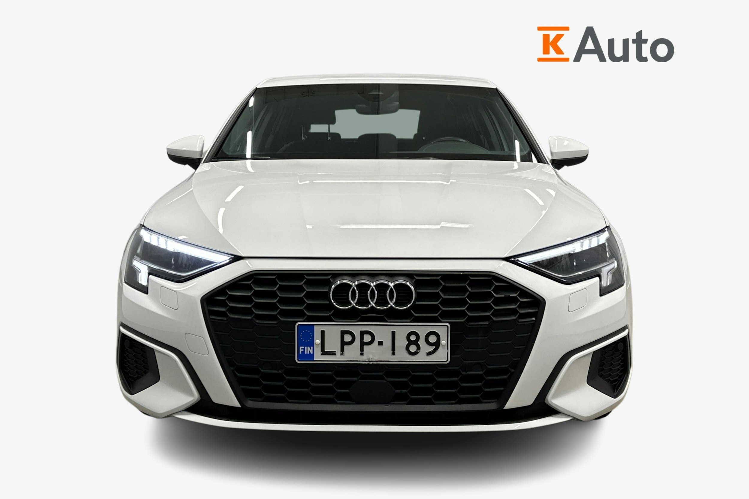 valkoinen Audi A3 2021 kuva 4.