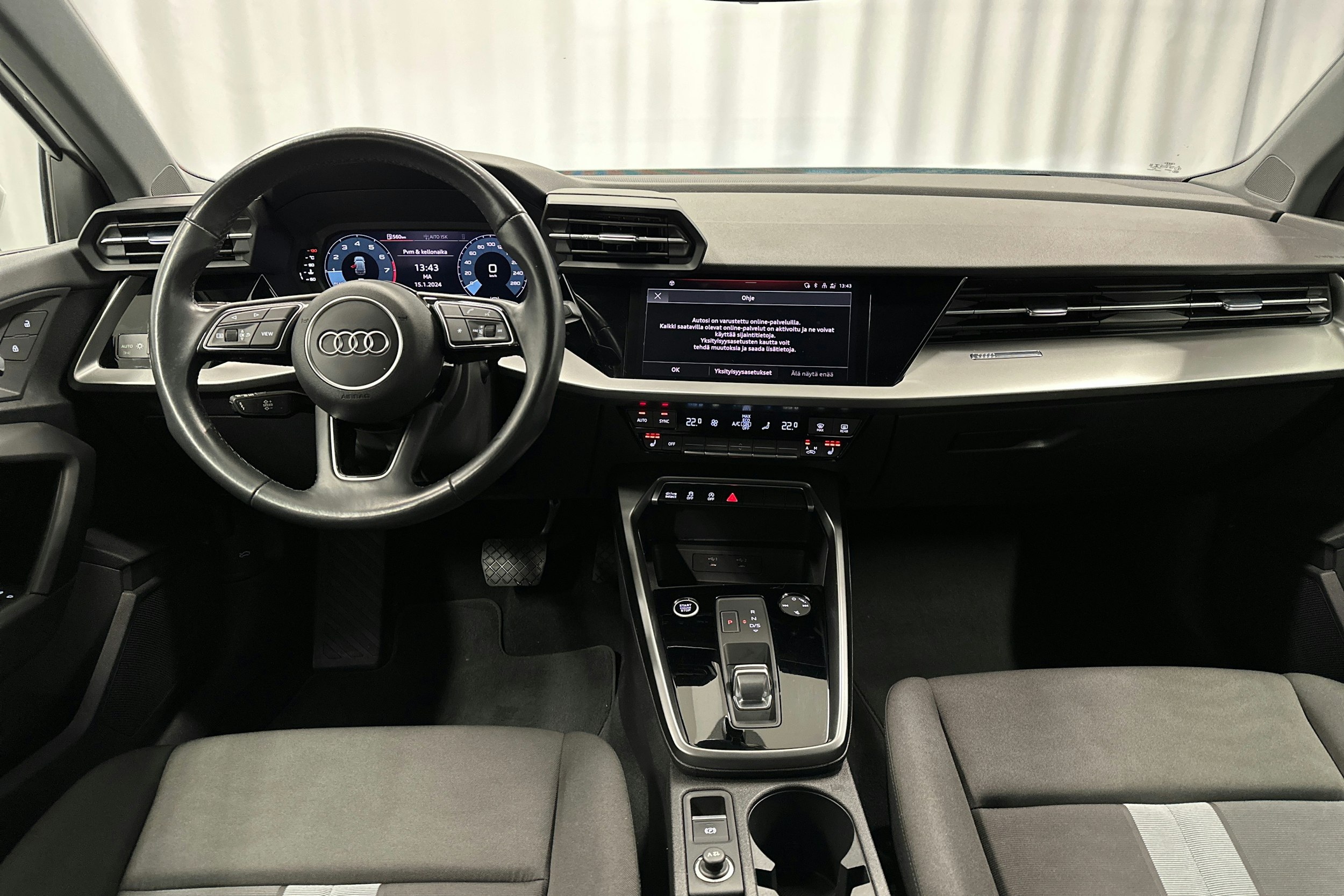 valkoinen Audi A3 2021 kuva 7.