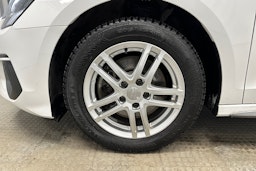 valkoinen Audi A3 2021 kuva 9.