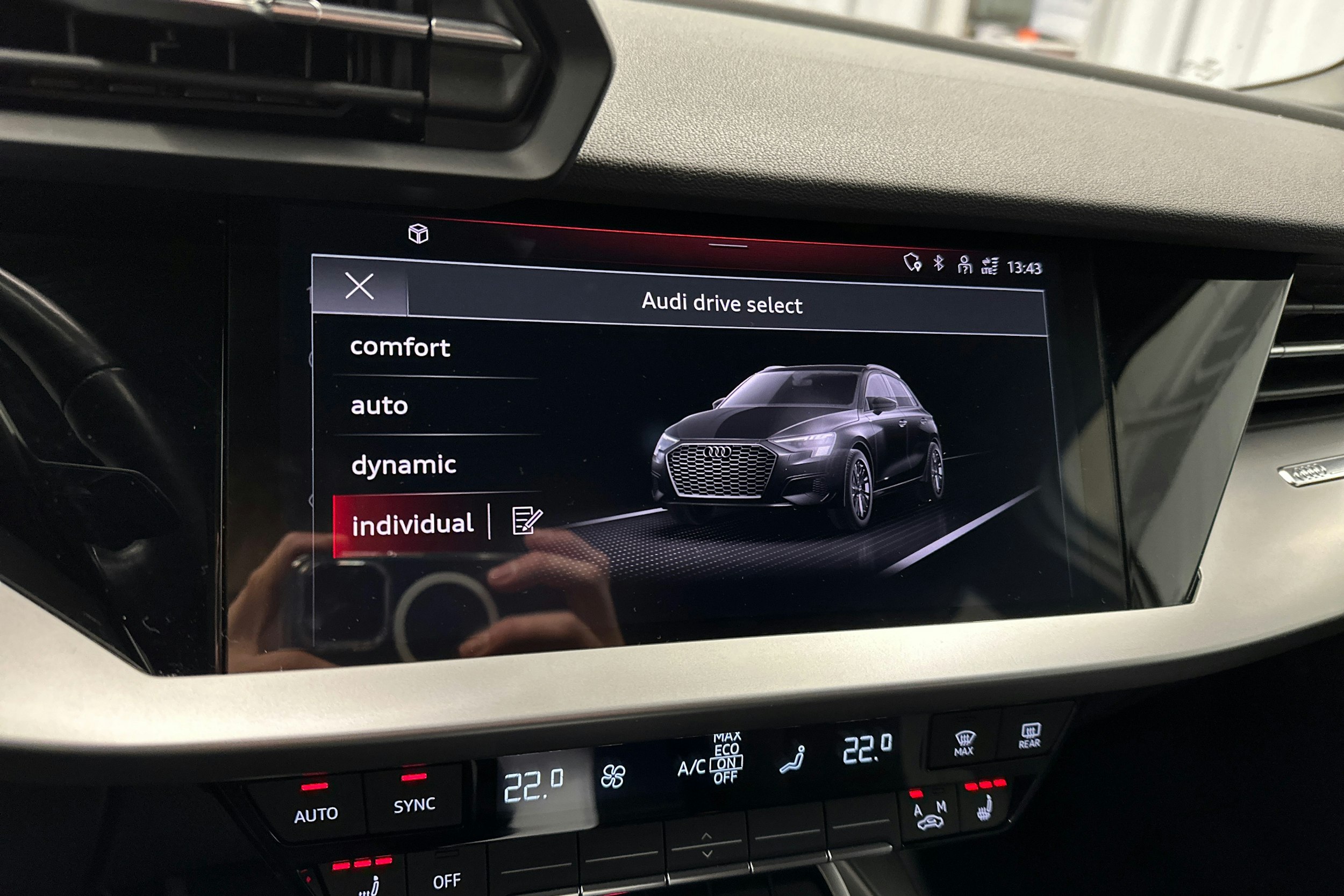 valkoinen Audi A3 2021 kuva 15.