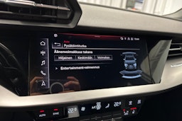 valkoinen Audi A3 2021 kuva 16.