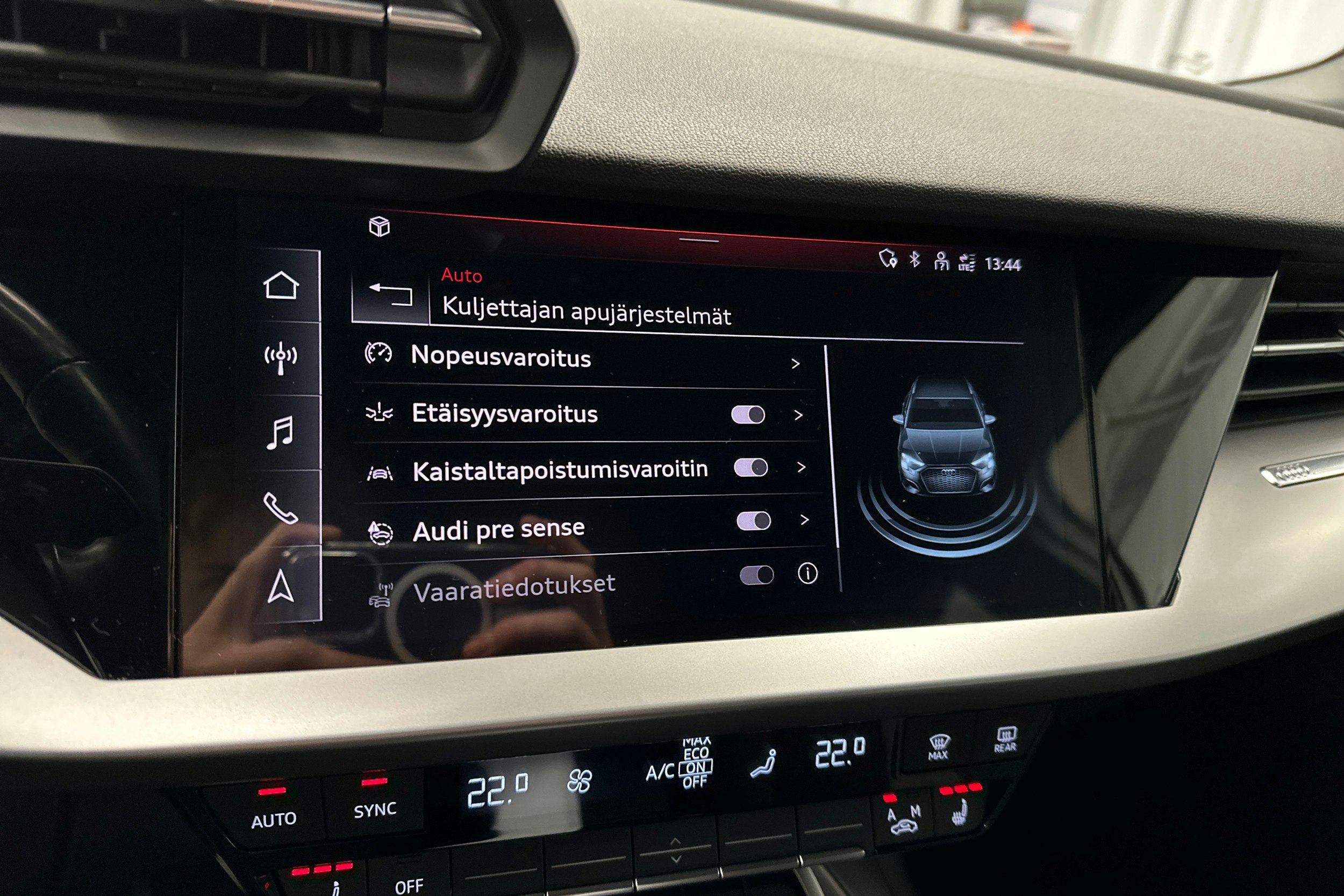 valkoinen Audi A3 2021 kuva 17.