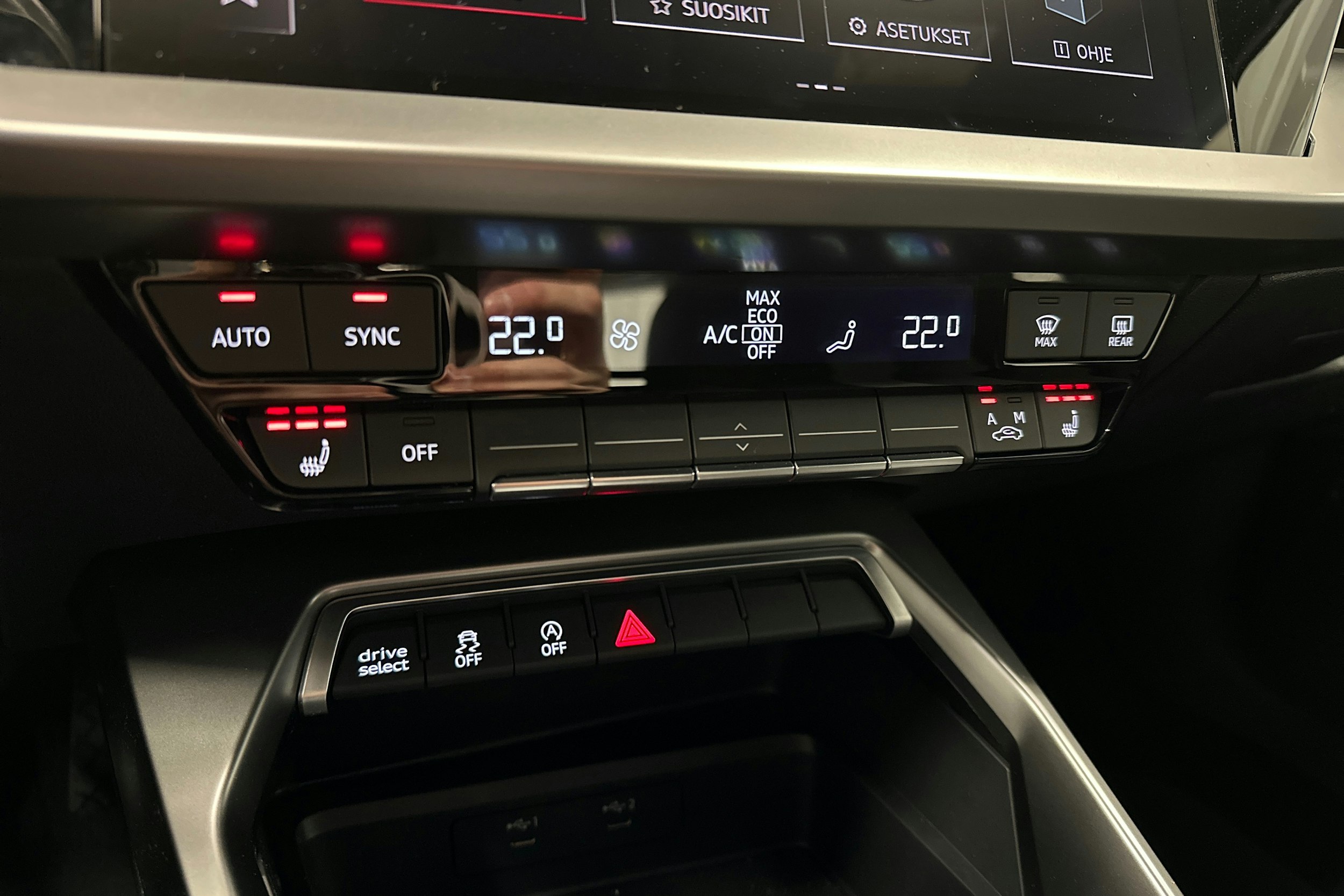 valkoinen Audi A3 2021 kuva 18.