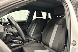 valkoinen Audi A3 2021 kuva 21.