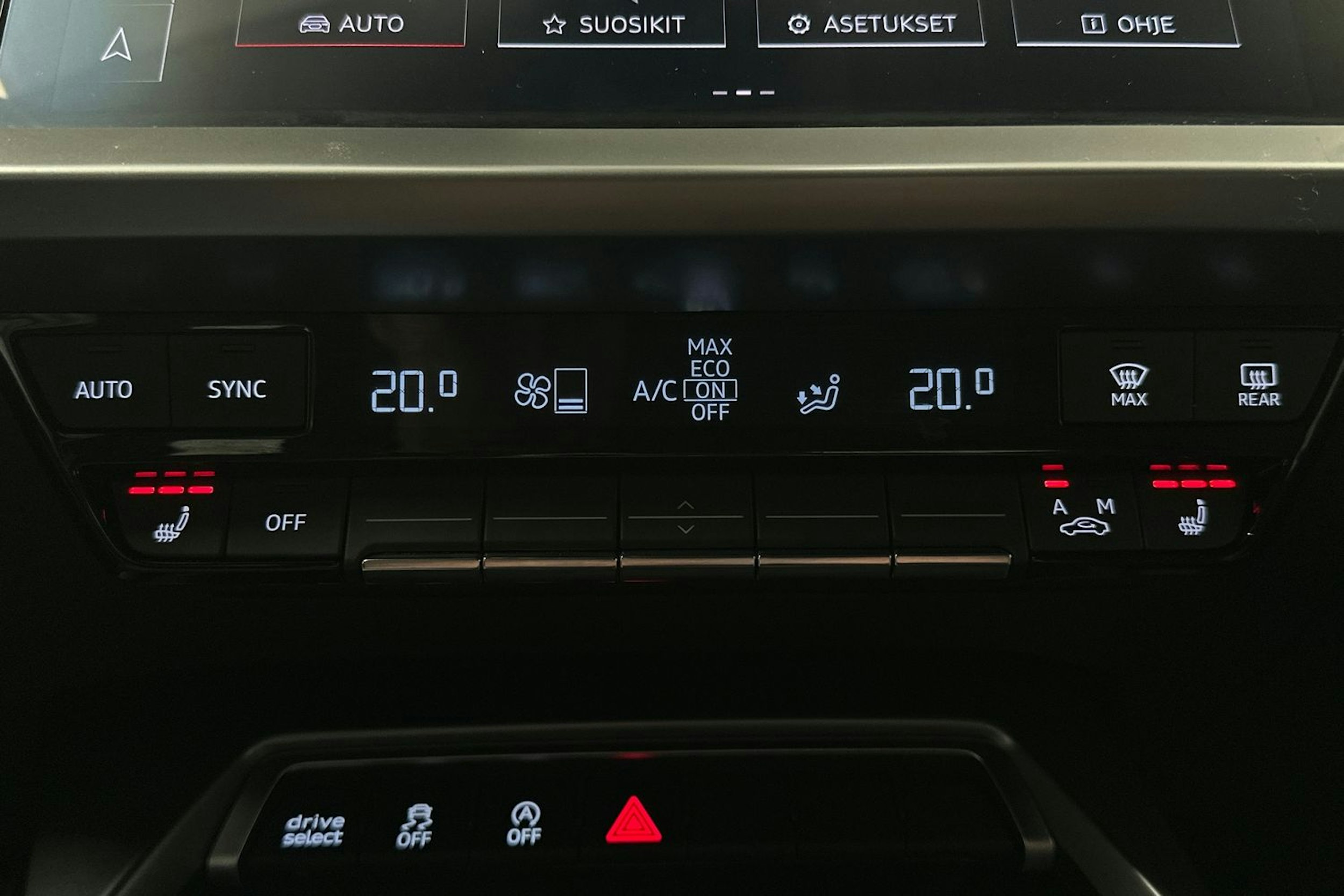 valkoinen Audi A3 2021 kuva 26.