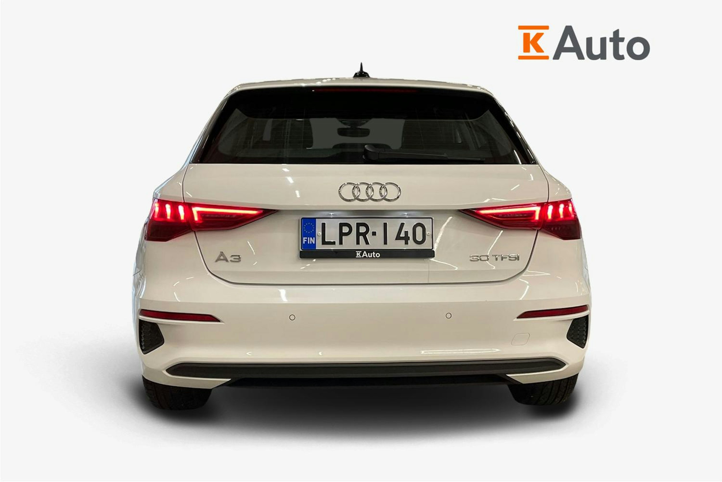 valkoinen Audi A3 2021 kuva 3.