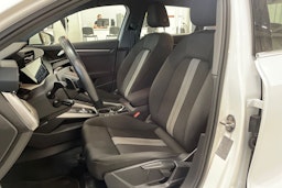 valkoinen Audi A3 2021 kuva 14.