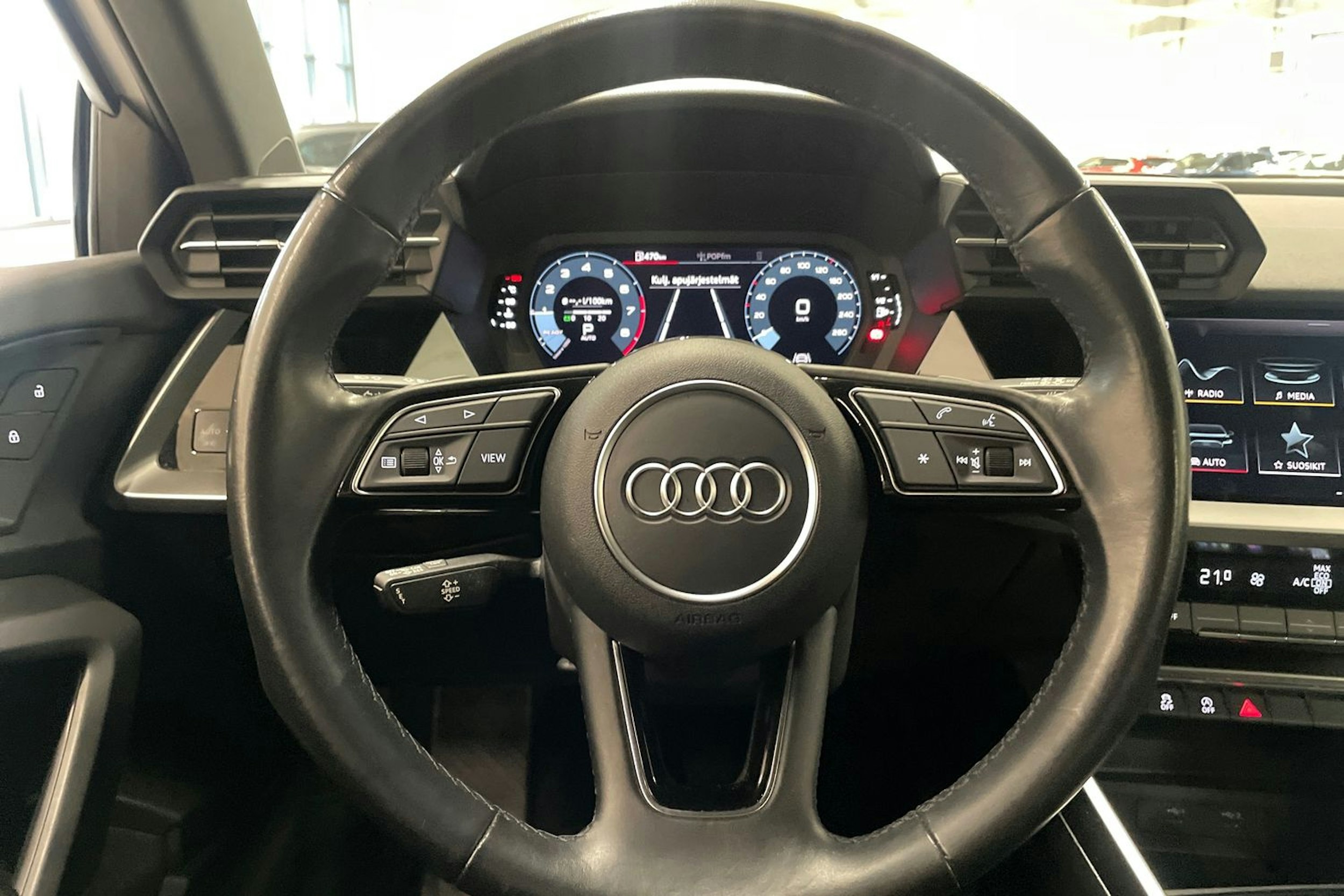 valkoinen Audi A3 2021 kuva 16.