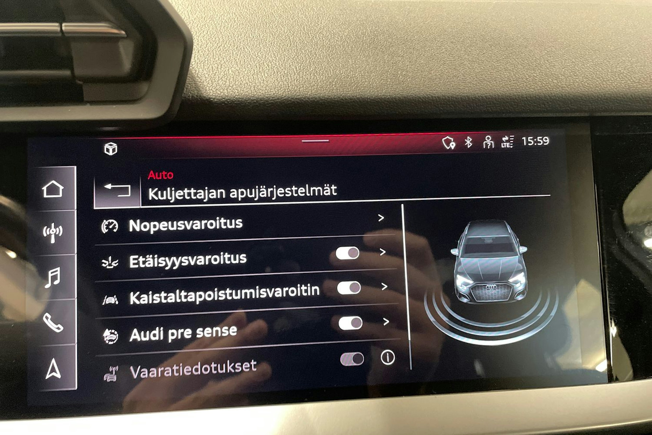 valkoinen Audi A3 2021 kuva 29.