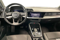 Valkoinen Audi A3 2021 kuva 7.