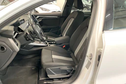Valkoinen Audi A3 2021 kuva 11.