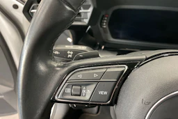 Valkoinen Audi A3 2021 kuva 13.