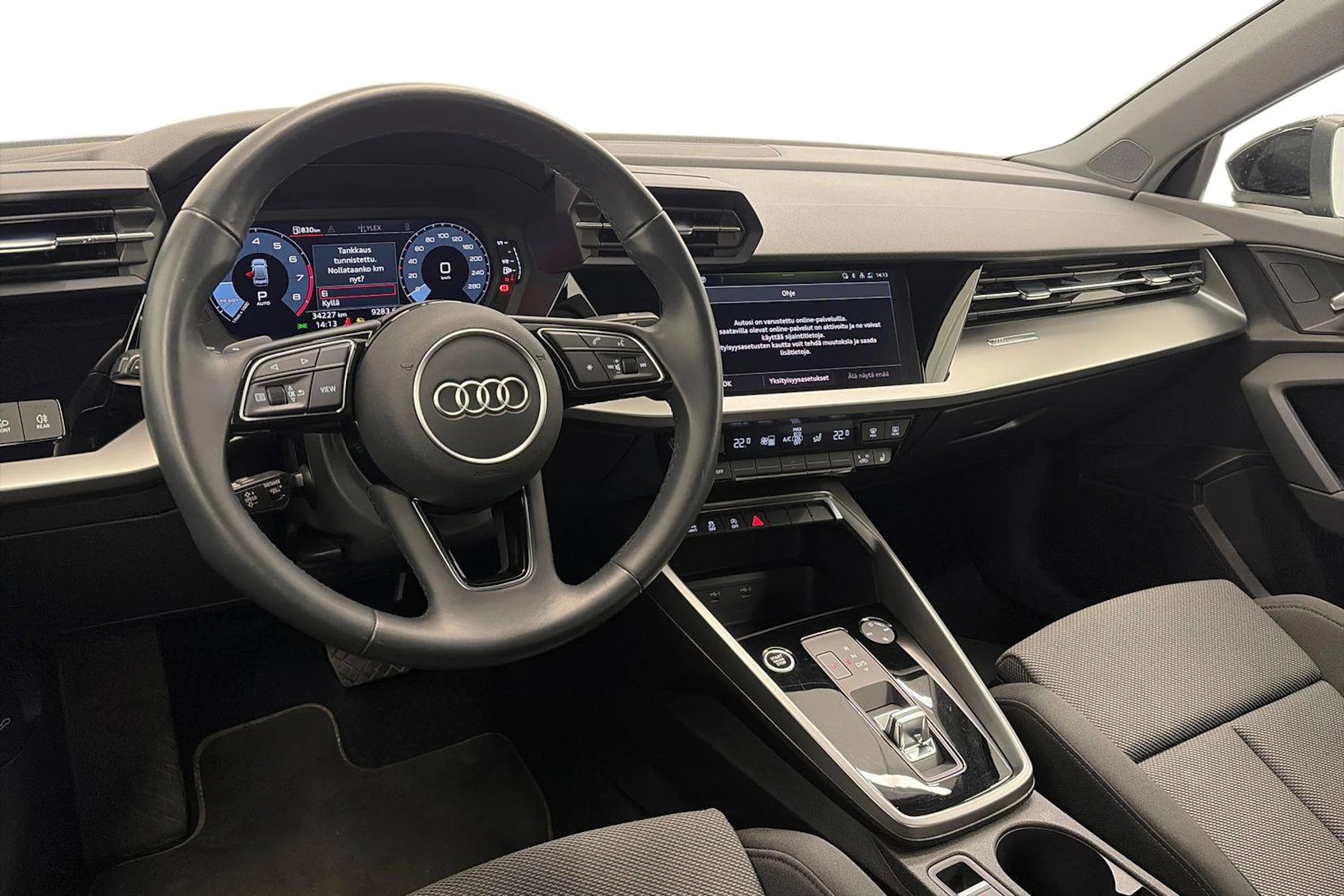 Musta Audi A3 2021 kuva 8.