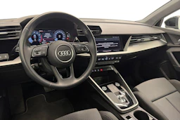 Musta Audi A3 2021 kuva 8.